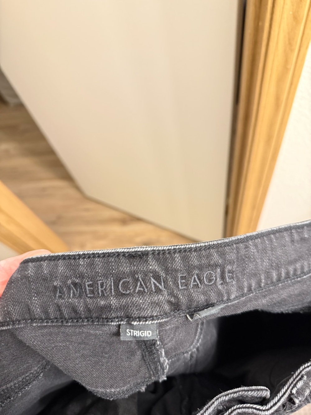 american eagle strigid mom jean - Picture 3 of 4